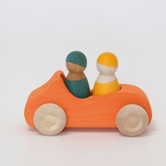 Grimms Houten speelgoed - oranje auto met 2 poppetjes (large convertible orange)