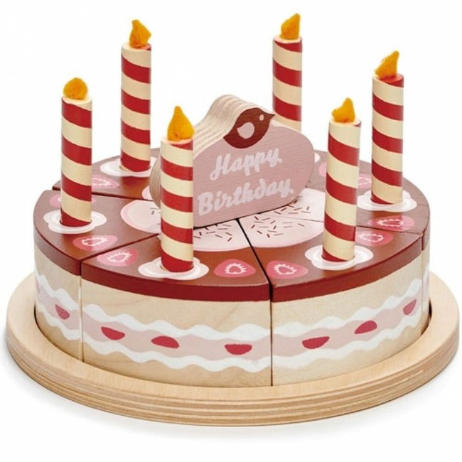 Tender Leaf Playing: VERJAARDAGSCAKE in CHOCOLADE 15x15x9cm, 6 stukjes  met 6 kaarsen op een houten plaat, in hout, in doos 18,5x6,5x18cm, 3+