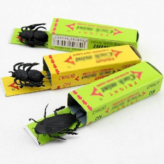 Klein speelgoed - Fopdoosje kakkerlak kauwgum, assorti