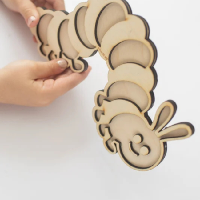 Studio de Rijk Studio de Rijk, Houten speeltray (vulvorm) - Rupsje Nooitgenoeg