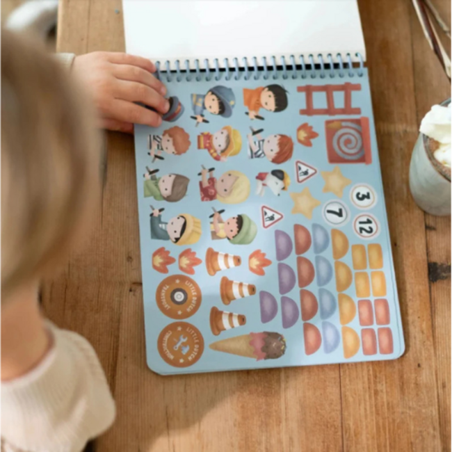 Little Dutch Jim's garage cut & play boek