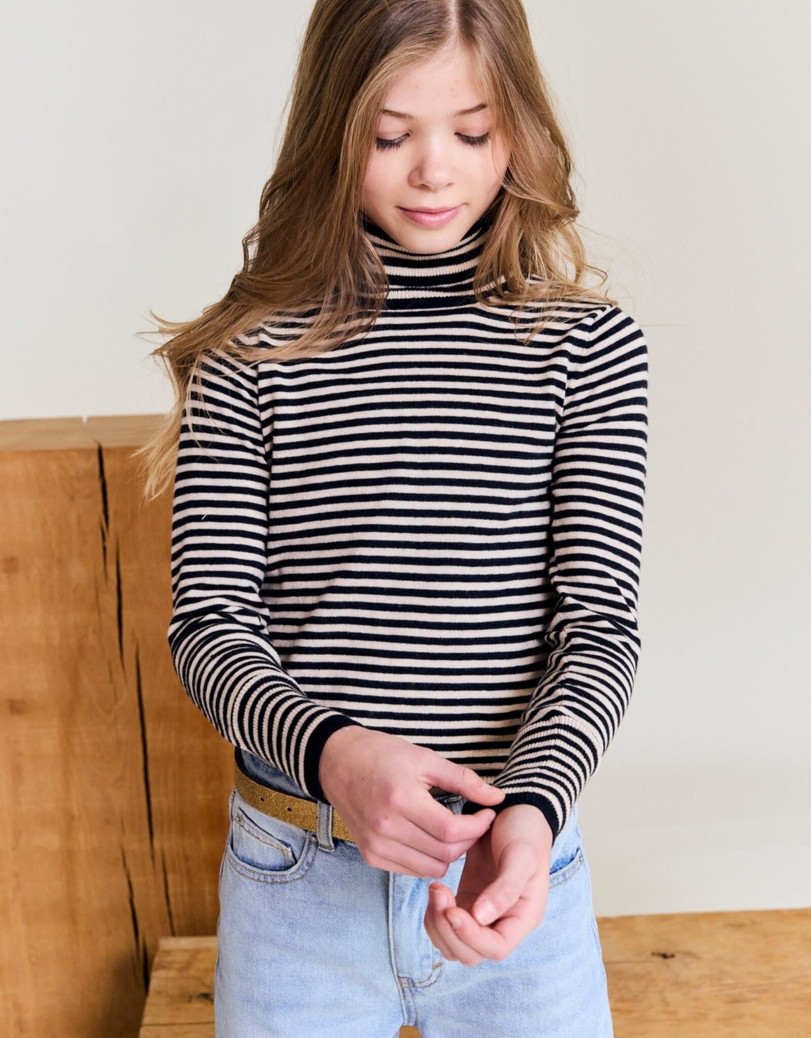 AMERICAN OUTFITTERS Ao76 Vicky turtle-neck washed black
