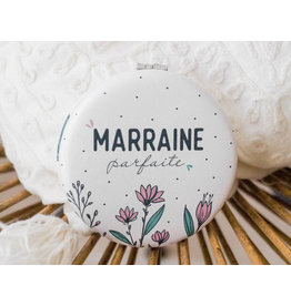 Manahia Miroir d’une marraine parfaite