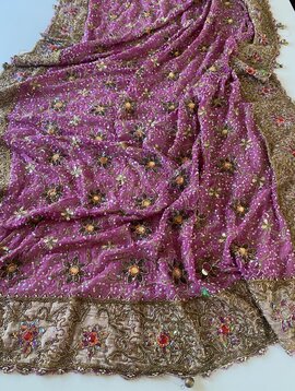 Decke aus Vintage Pailletten Sari reich bestickt