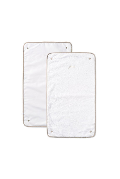 2 extra wipes for changing pad cover