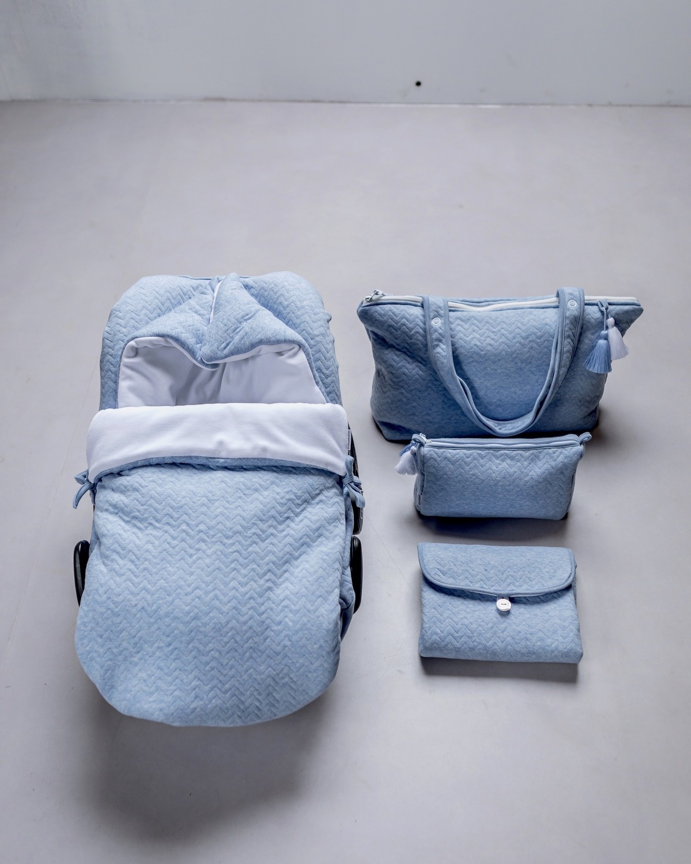 Fußsack 3 & 5-Punkt-Gürtel Poetree Chevron Denim Blue-2