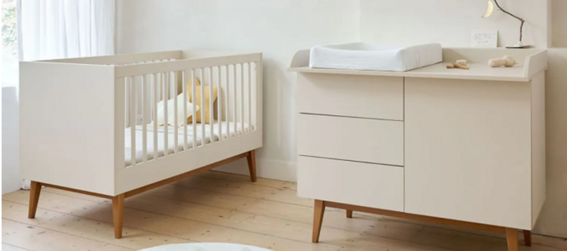 Baby bed + dresser