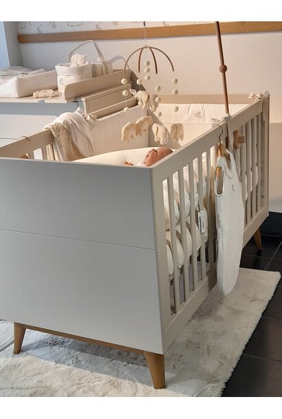 Lit bébé + commode