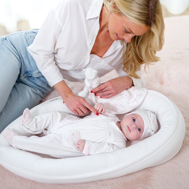Baby nest cot reducer First Linen pink-2