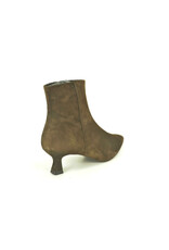 Pedro Miralles 16308 bruin