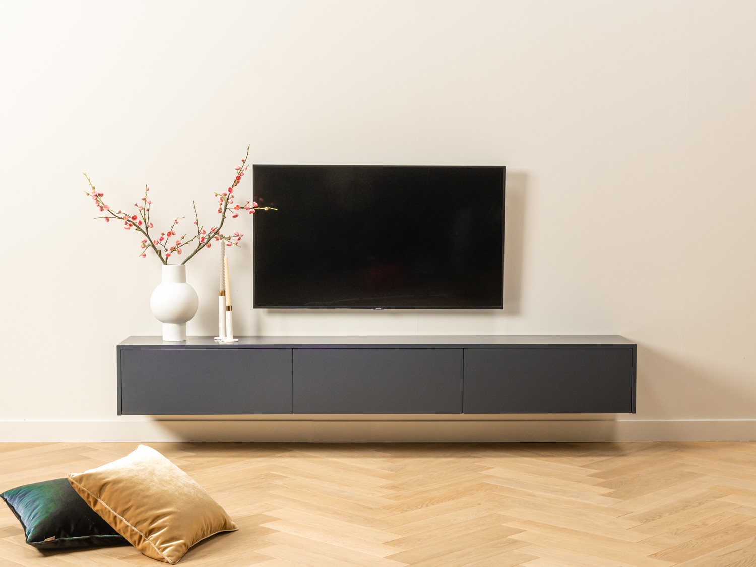 Zwevend Tv meubel met 3 in kleur naar - Ambiance serie - Grootste collectie Tv meubels op maat | Tv-meubels.nl