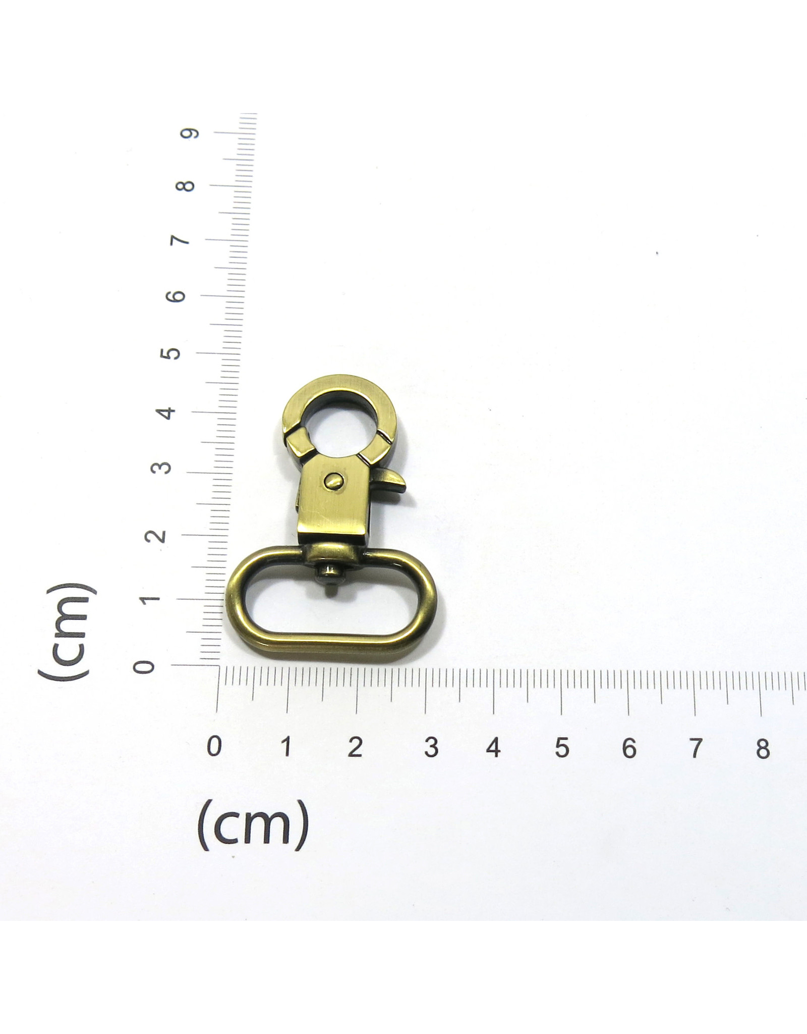 https://cdn.webshopapp.com/shops/303684/files/335537957/1600x2048x2/swivel-snap-hook.jpg