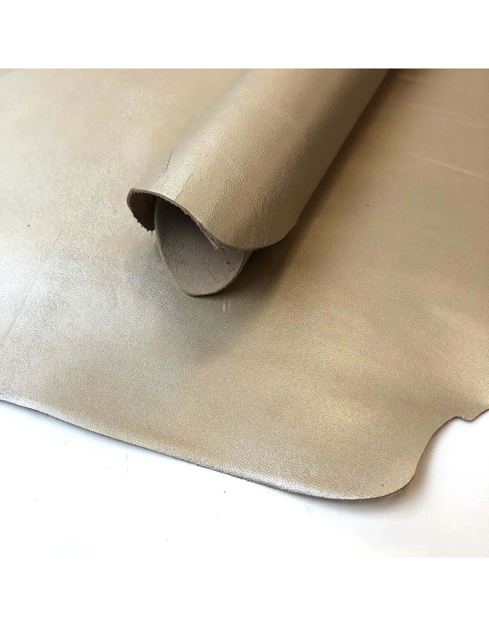 Pearly light gold goat lining