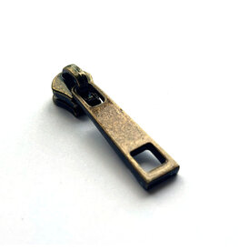 Zipper pull bronze