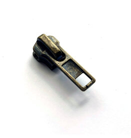 Zipper pull bronze