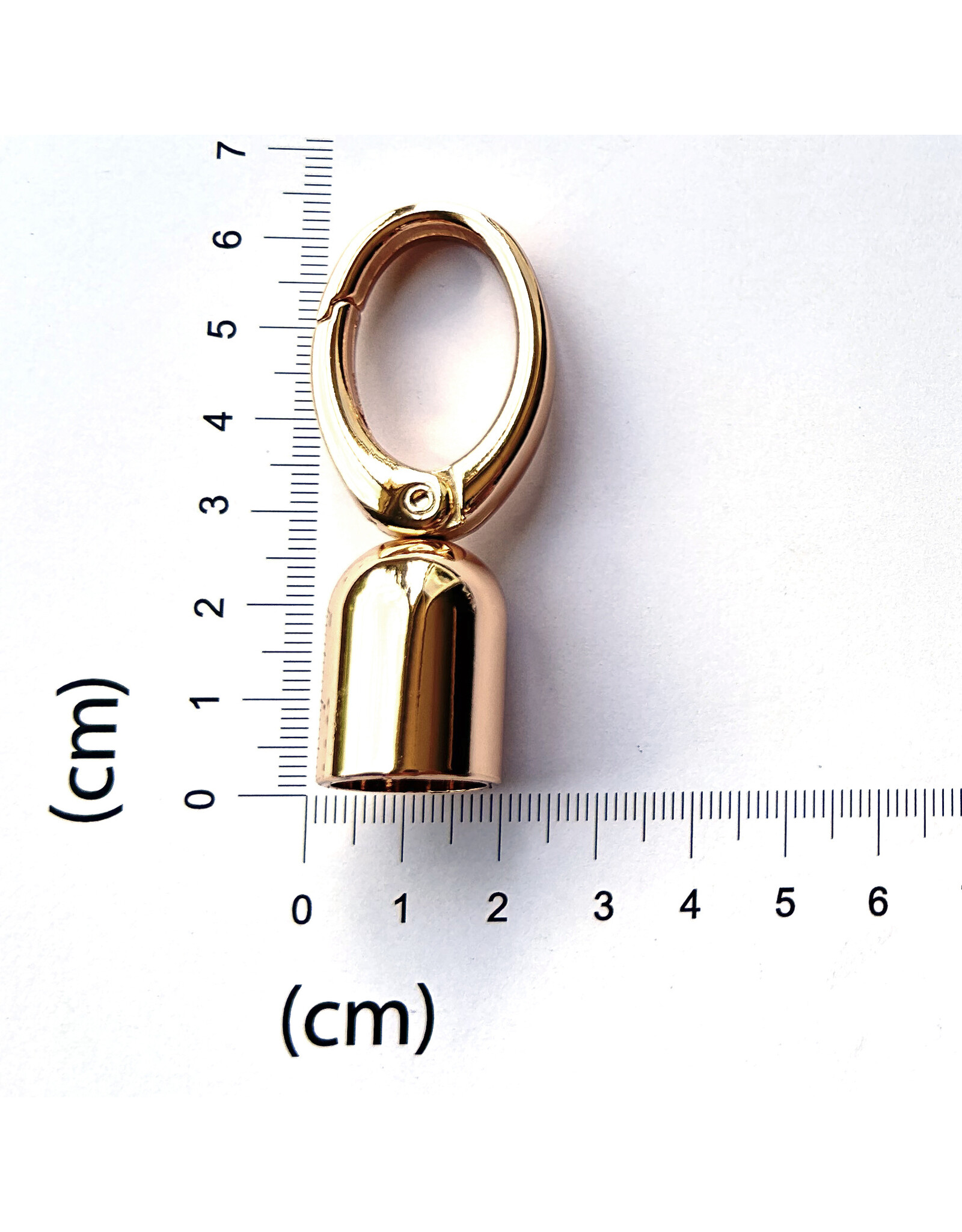 Swivel snap hook + tassel