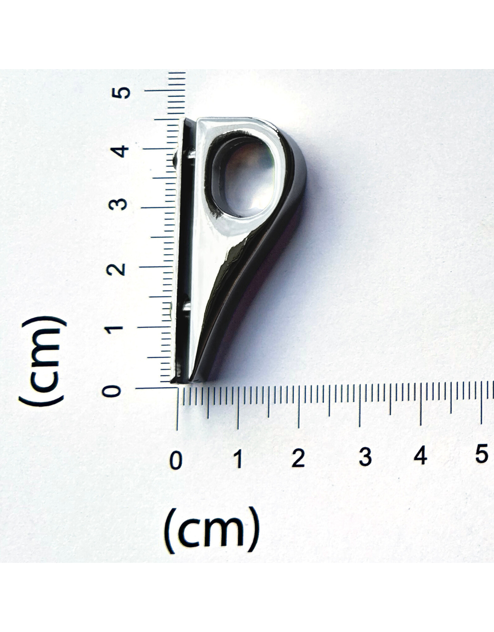 Gusset hook nickel