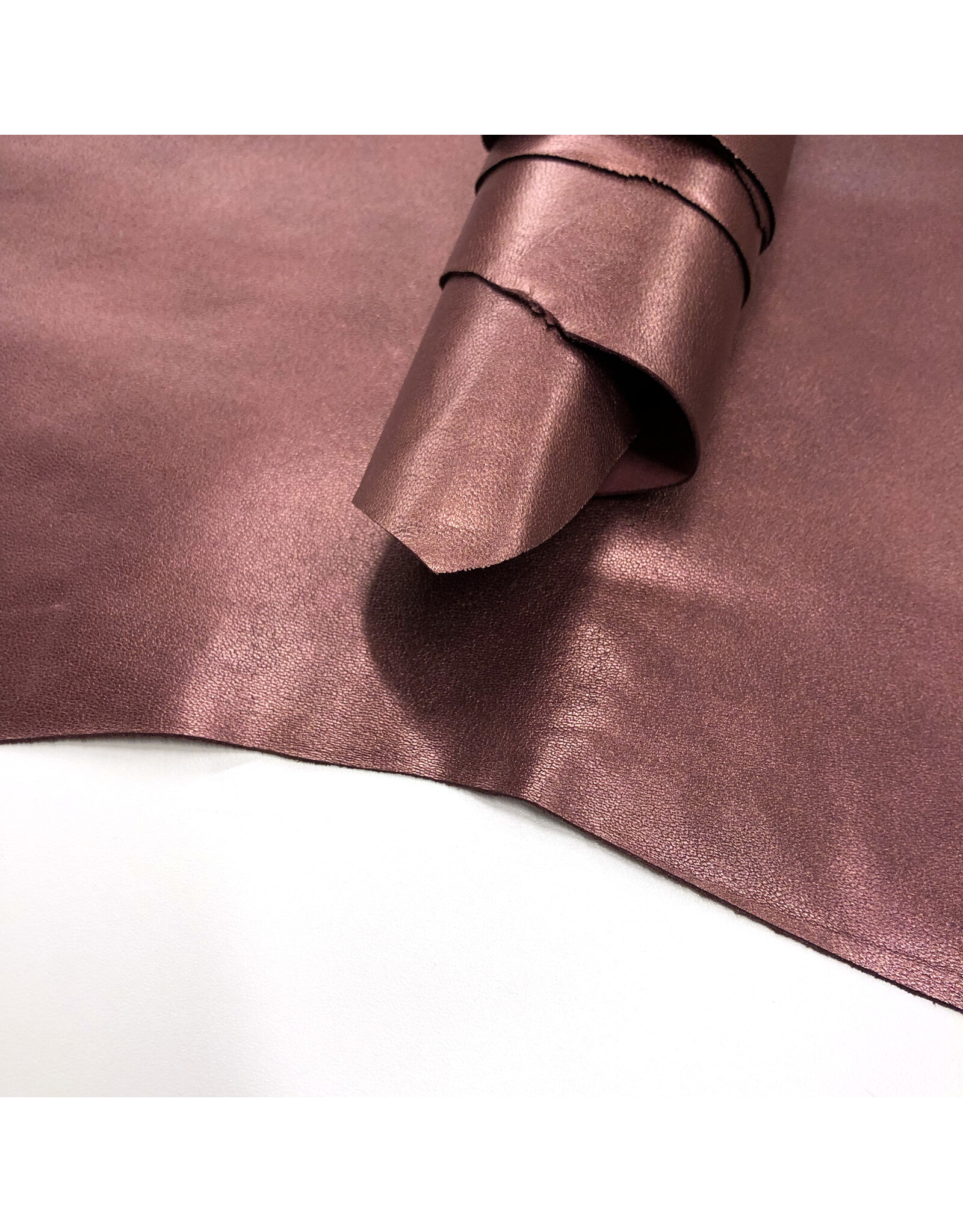 Pearly raspberry lining goat