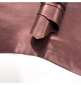 Pearly raspberry lining goat