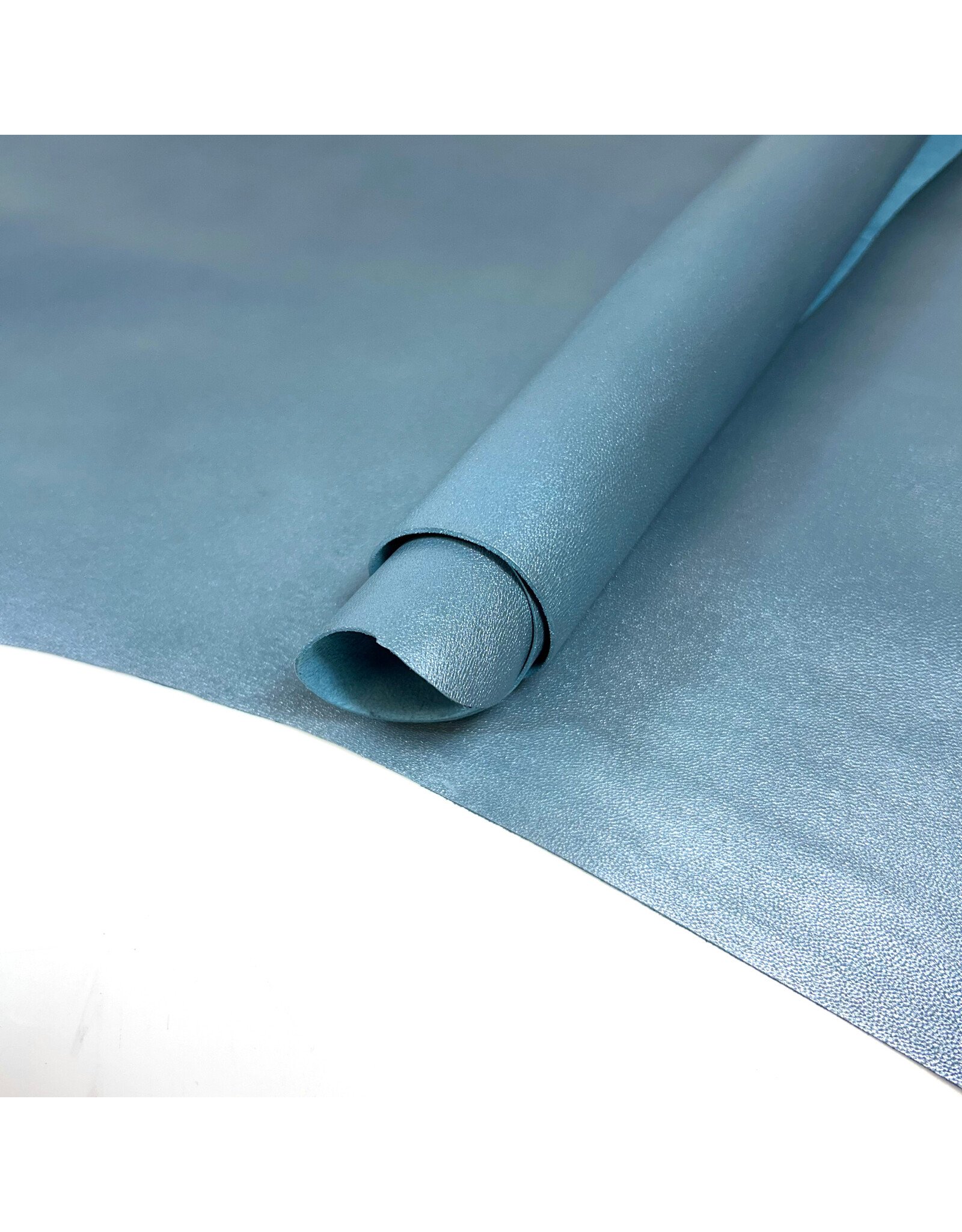 Pearly light blue goat lining