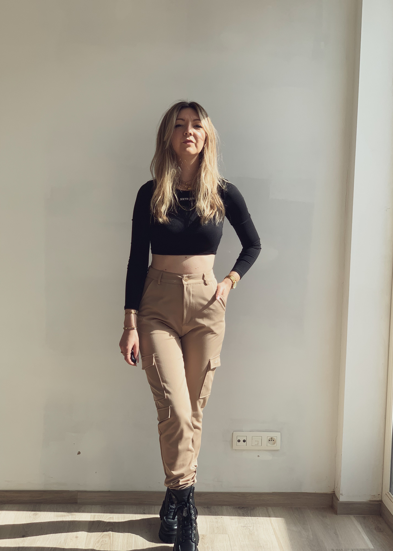 Embroidered cargo pants Beige