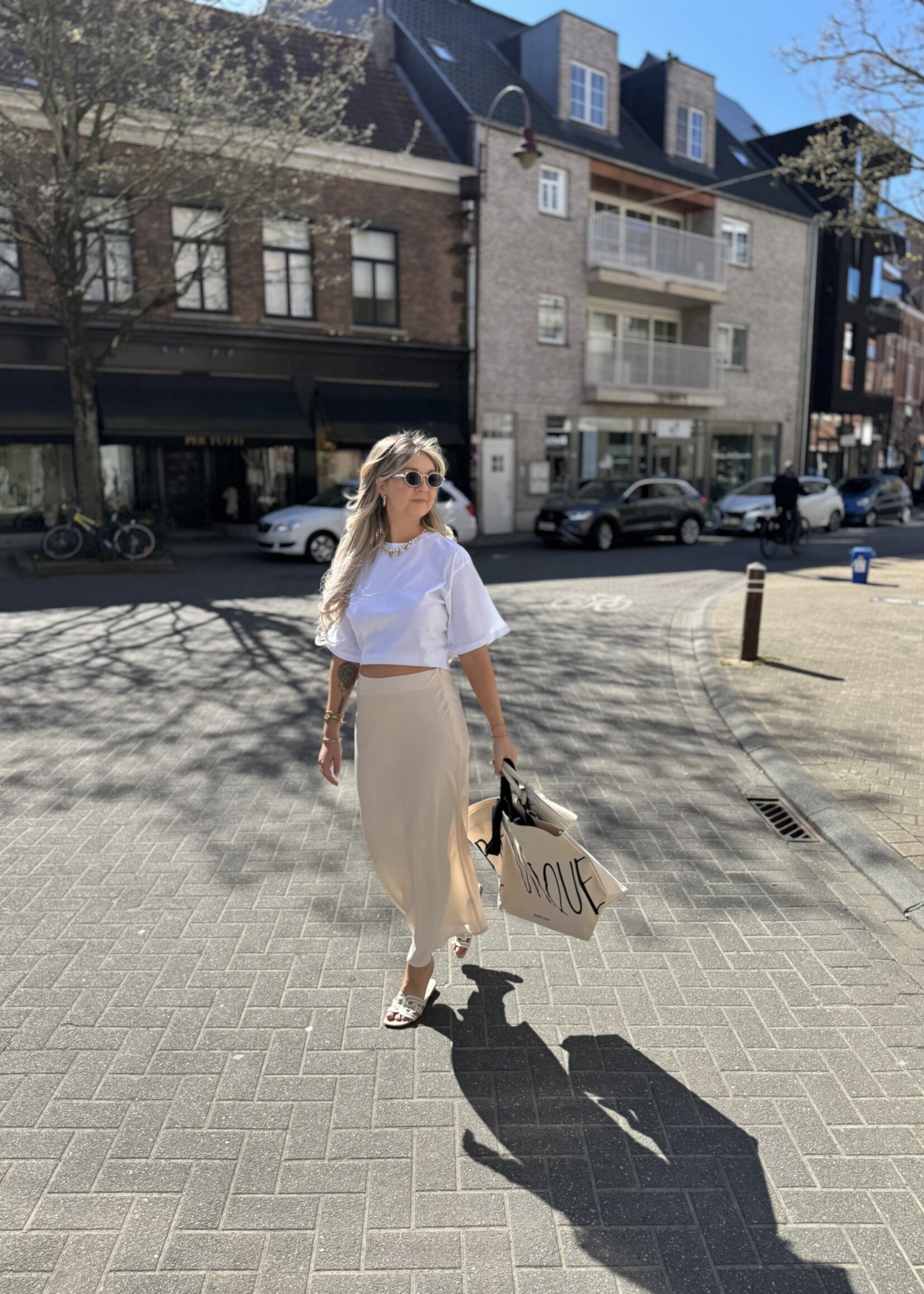 Maija tee - White