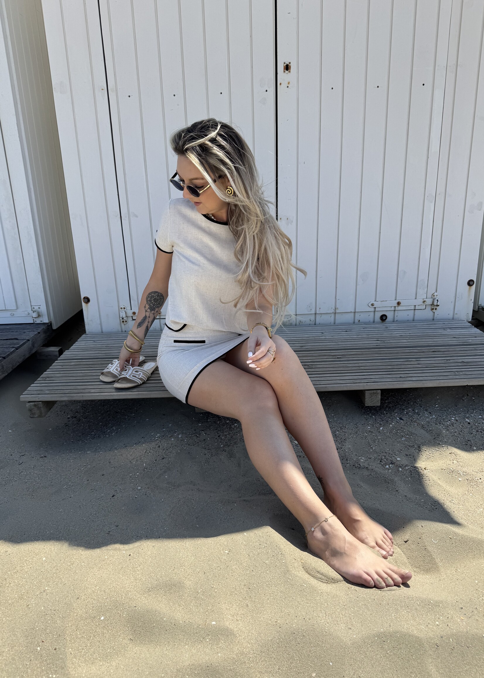 Amanada linen top   - Beige