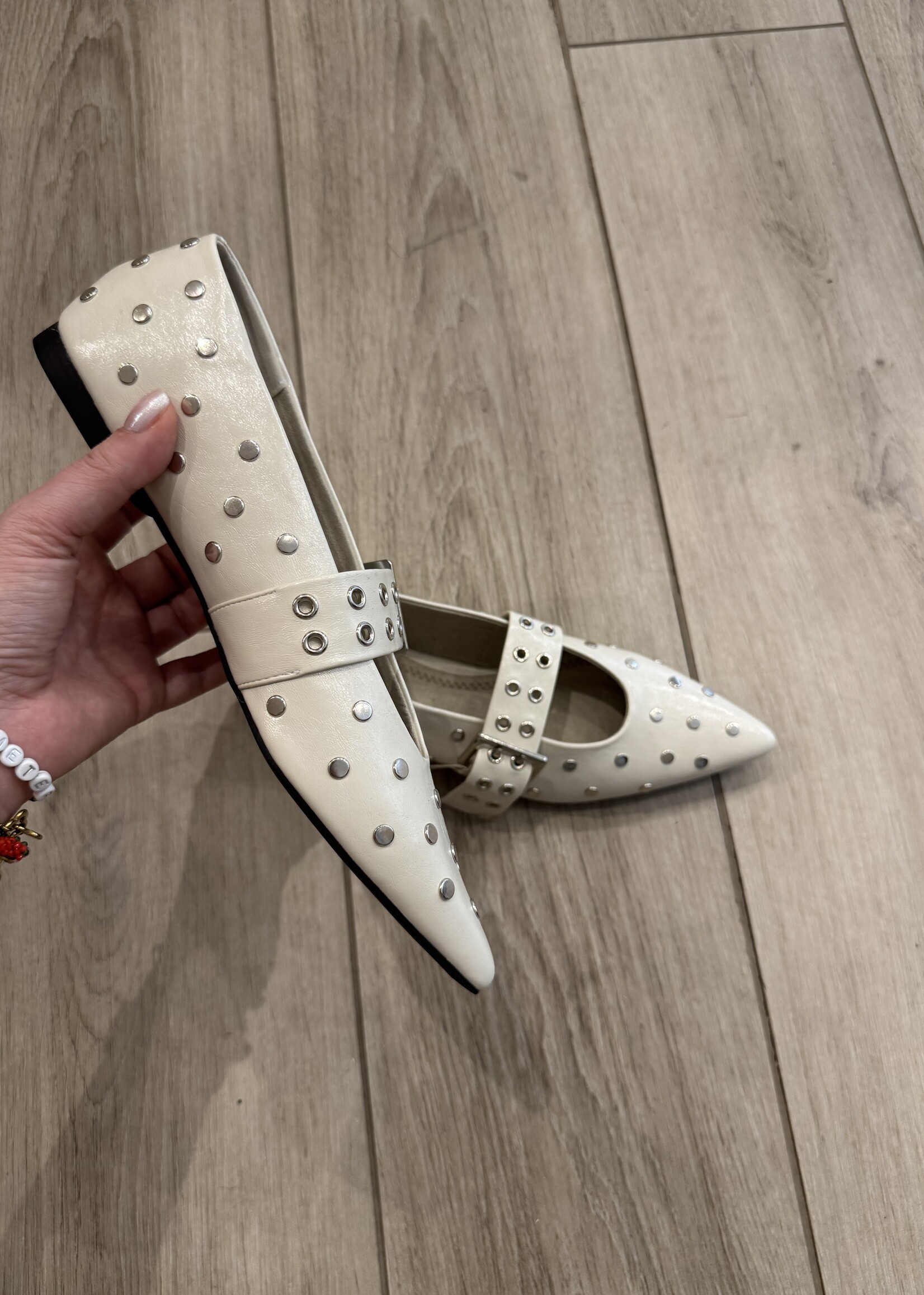 Flat ballerina with studs - Off white