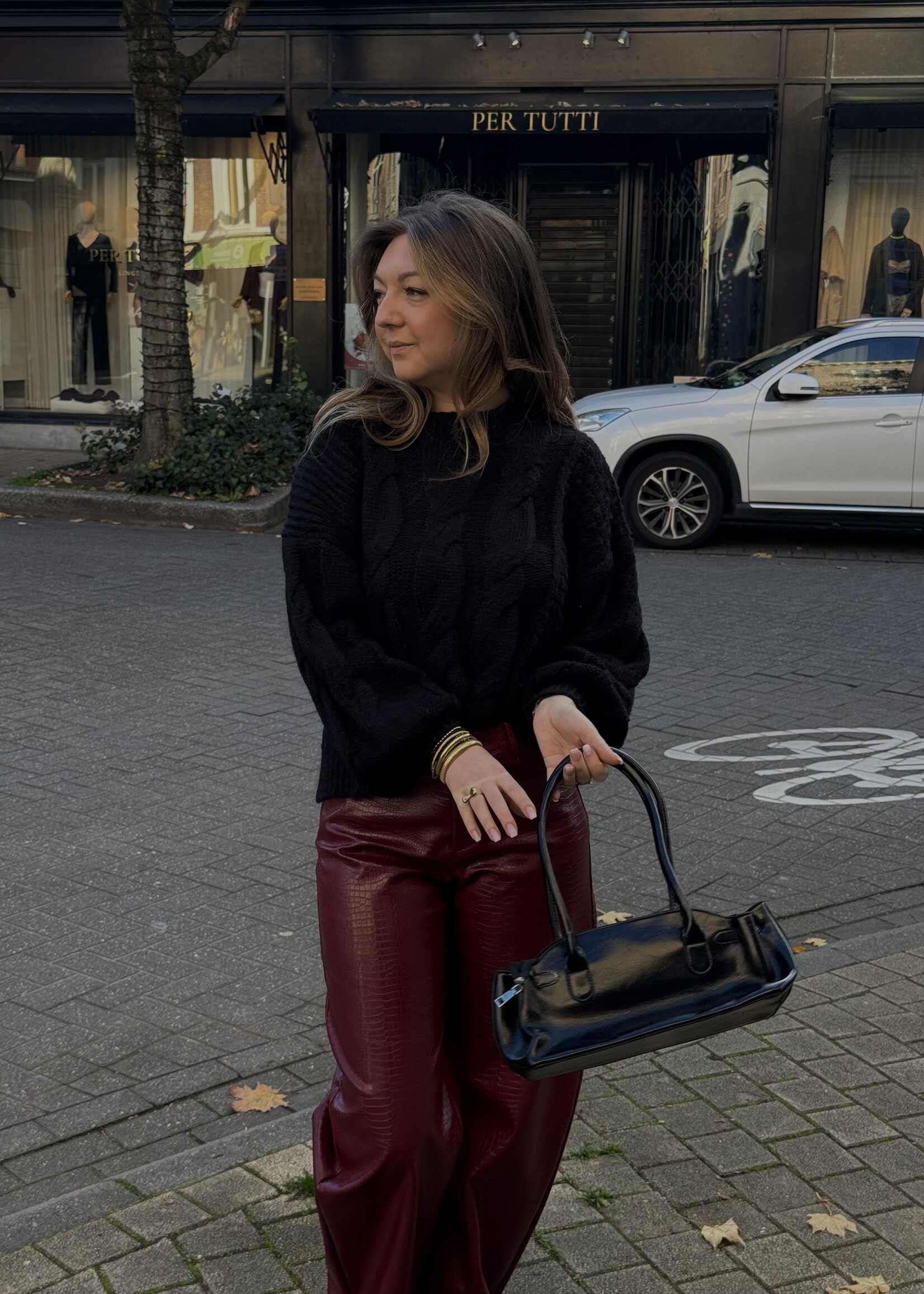 Taar Kitted pull over - Black