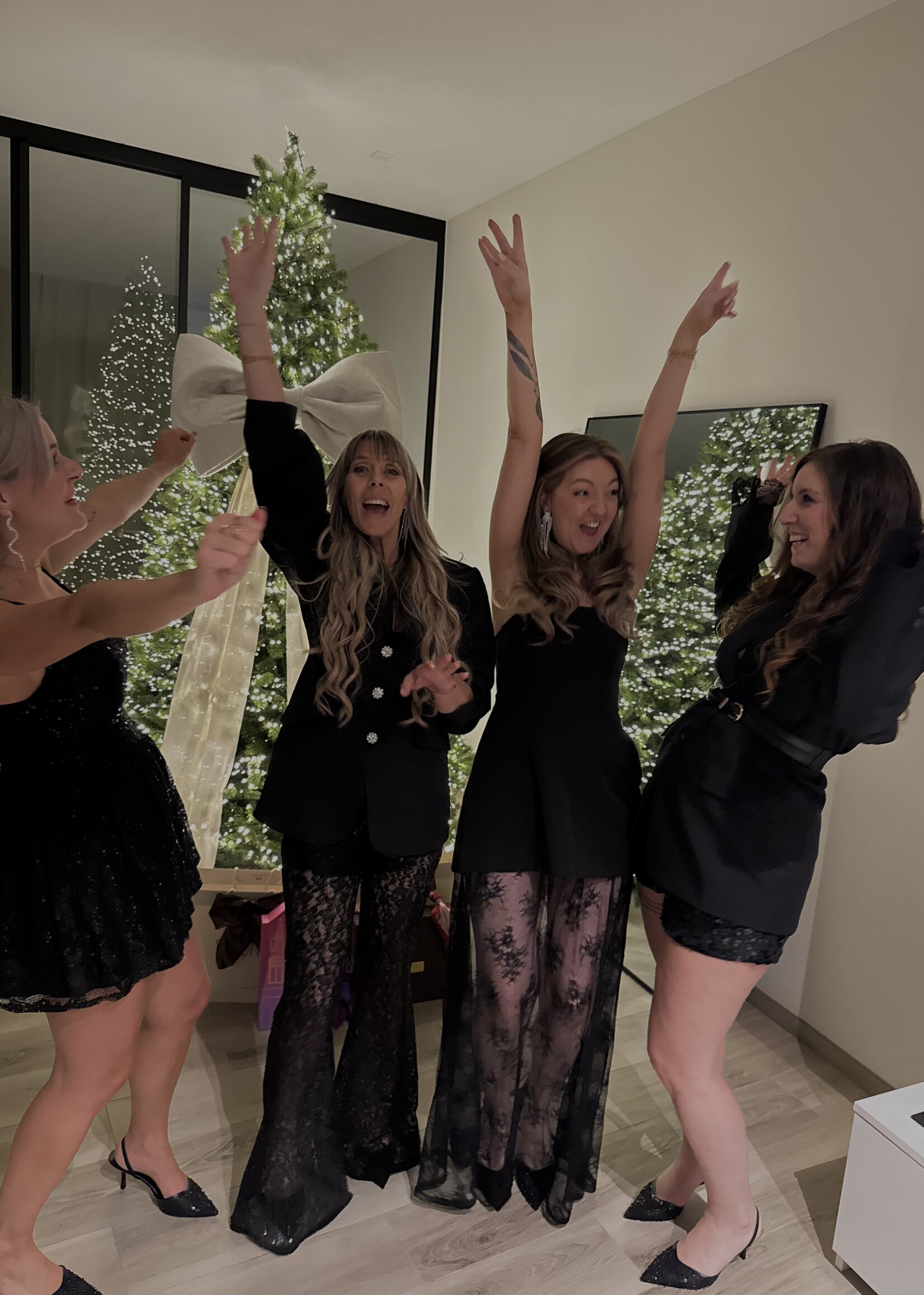 Darling dress with lace - Black