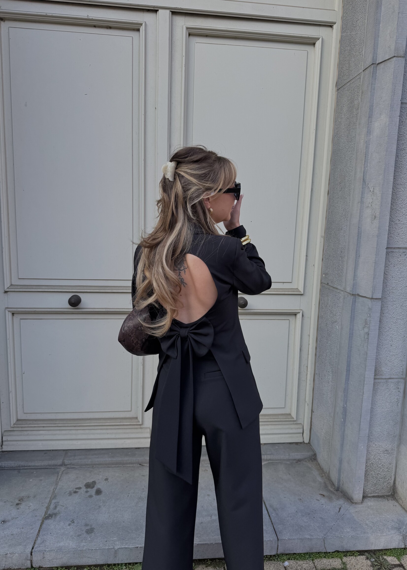 Saar bow blazer - black