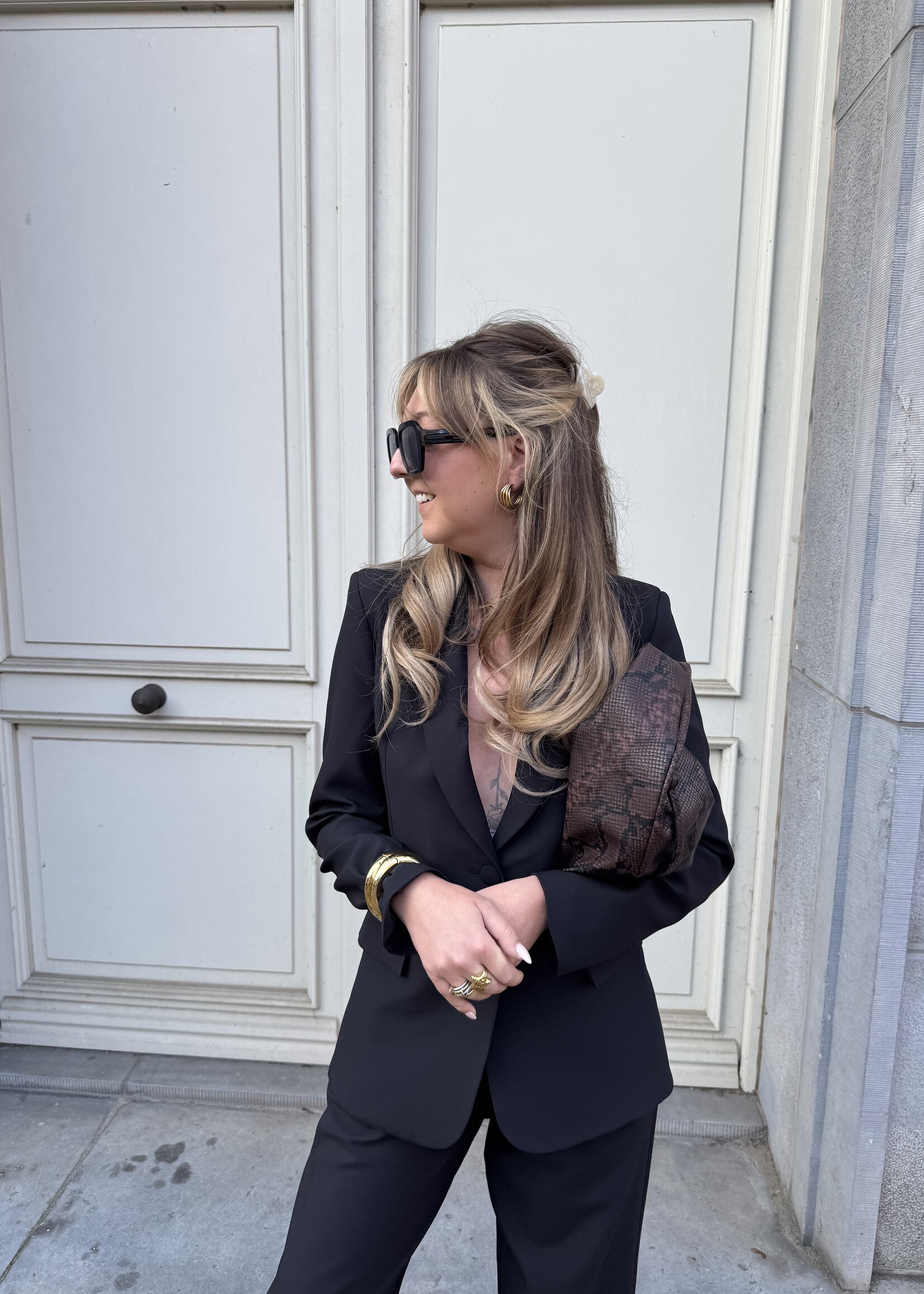 Saar bow blazer - black