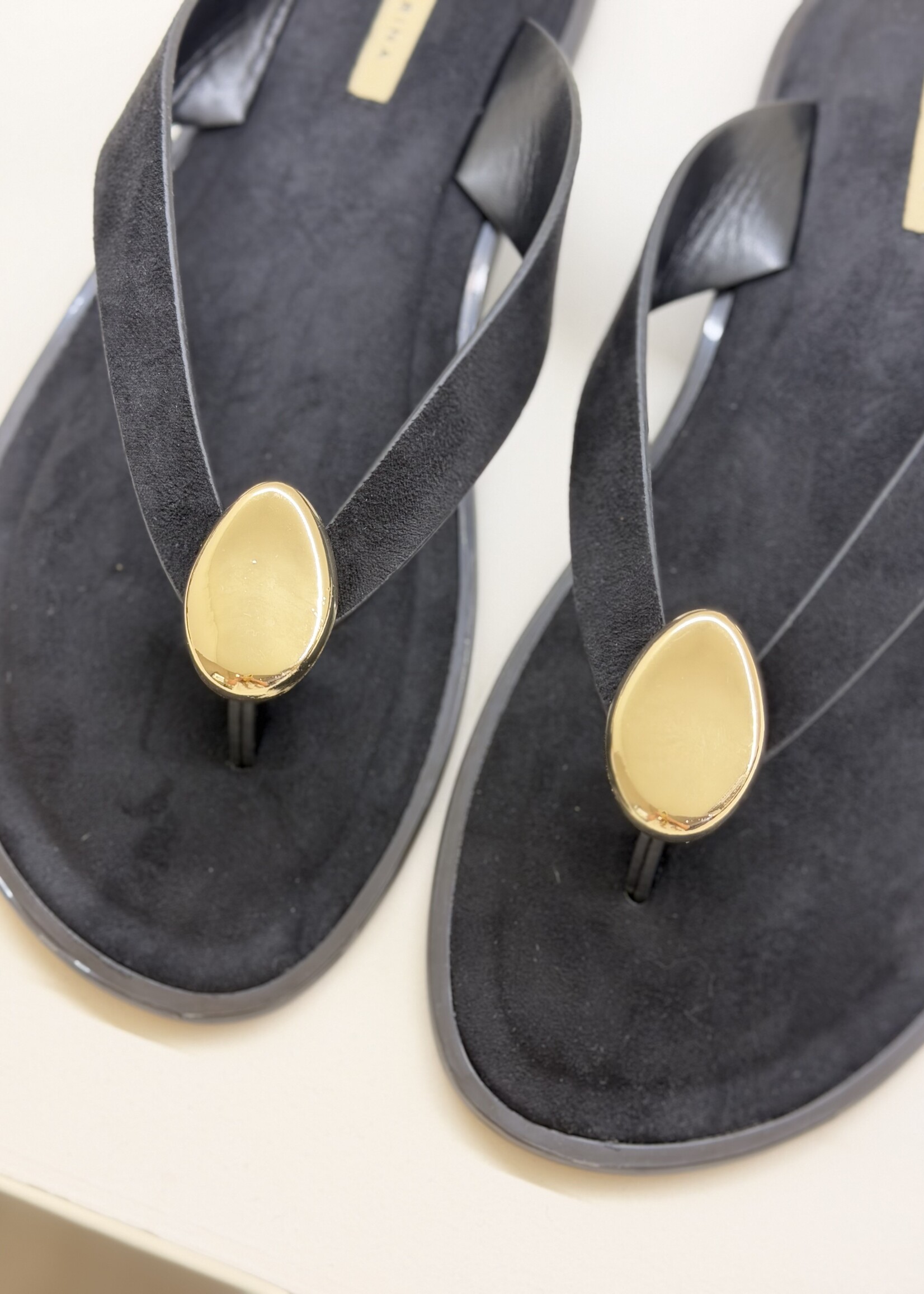 Vara Slipper - Black