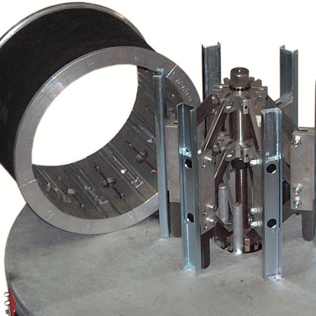 Machine especially designed to easily replace the rubber belts of expander rims