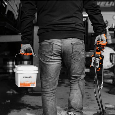 9 kg Bulk tub of MAGNUM+ Tyre balancing beads