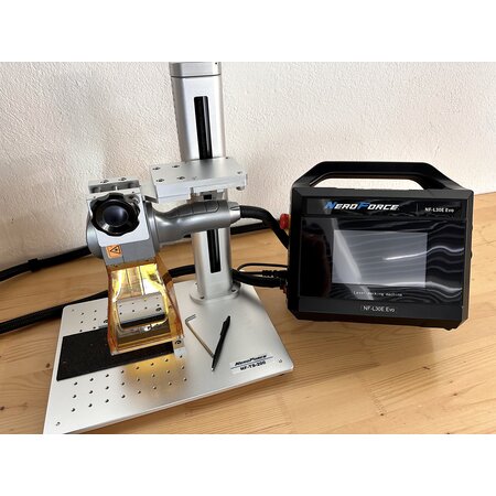 Laser mounting stand, table version