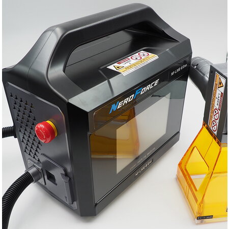 Handheld 30W Static Fiber Laser EVO, LCD Screen, Linux, 230V, with exchangable Battery (Capacity: 12Ah, Working hours: 5,5h)