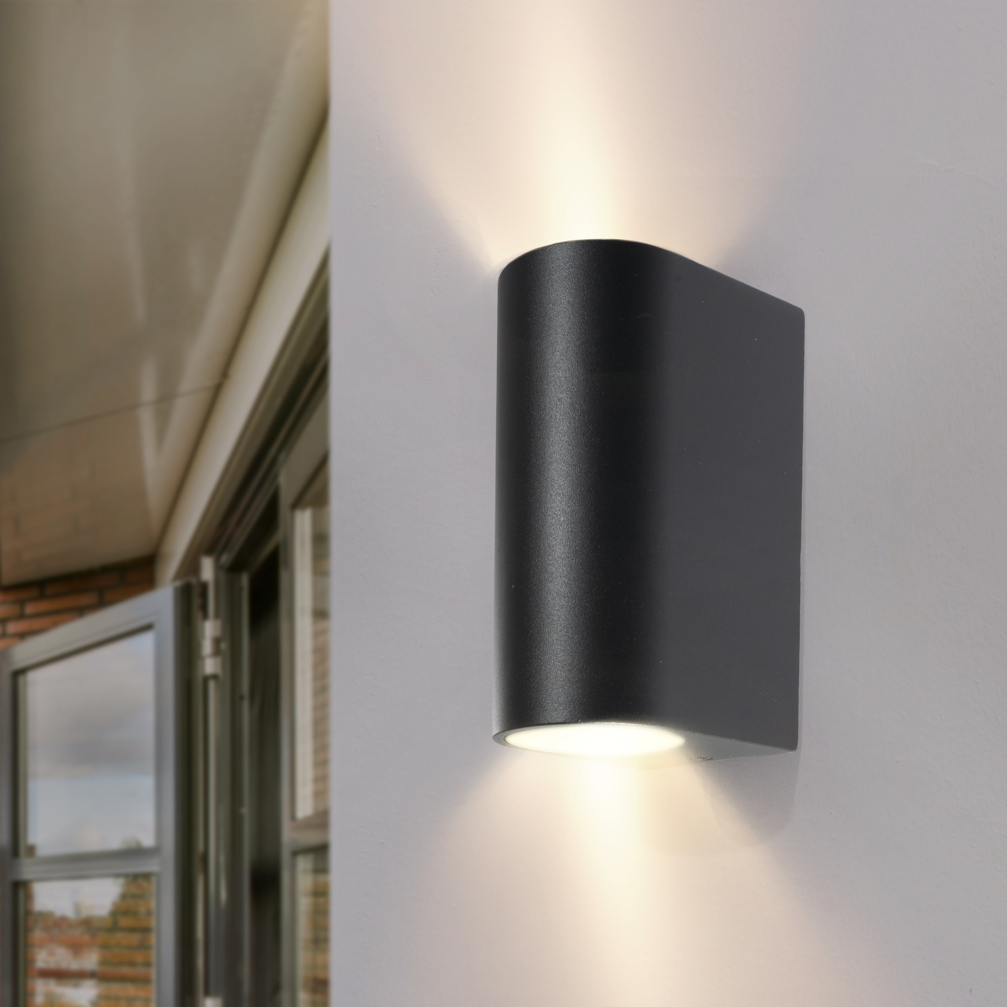 vasteland Behandeling Kostbaar LED Wandspot Armatuur GU10 | IP44 | D-vorm (2x) | Zwart - Ledlichtstunter.nl