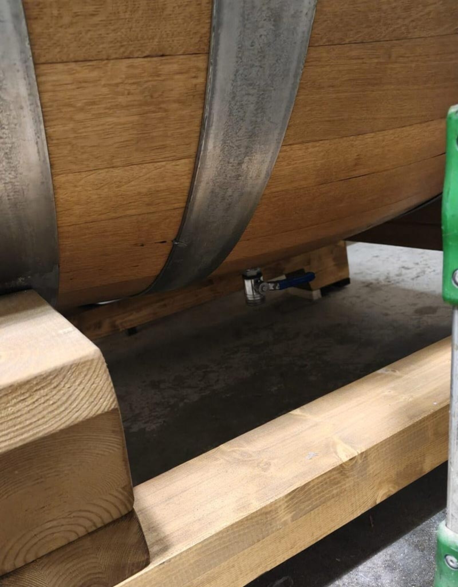 10 HL ROUND CASK - COMPLETELY REFURBISHED