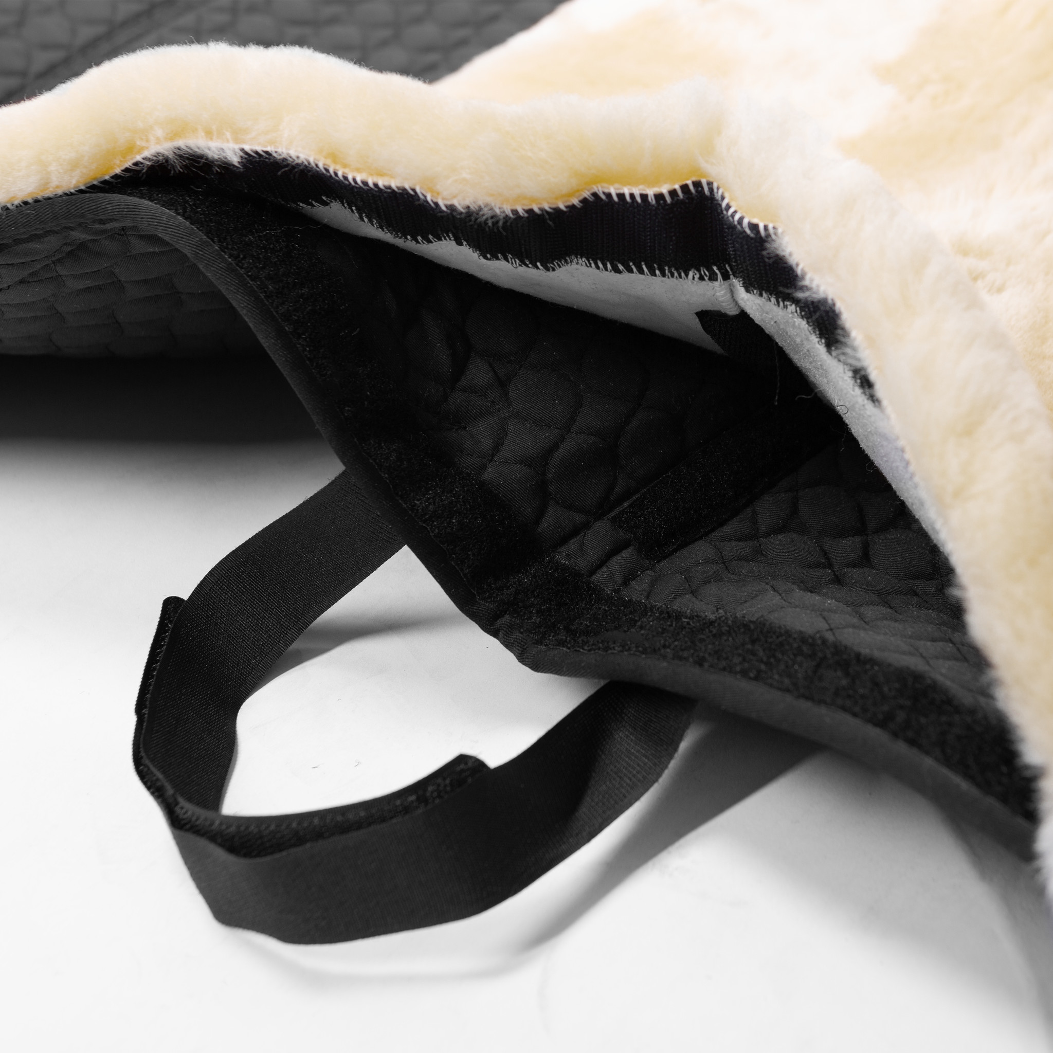 Lambskin treeless saddle pad for inserts soft