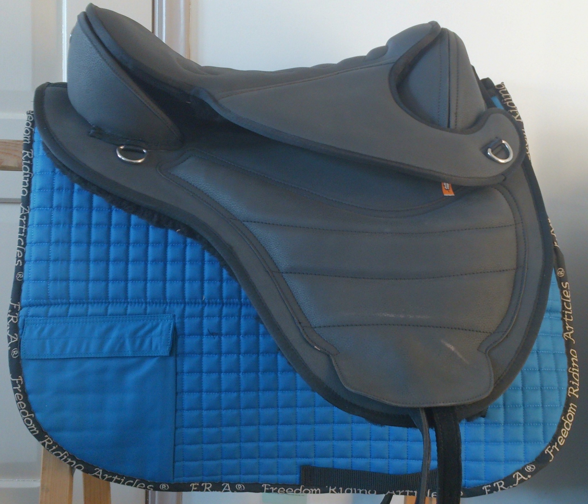 FRA Unica pad and / or treeless saddle pad.