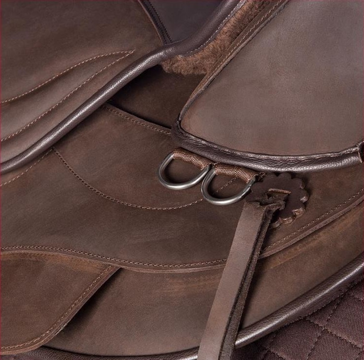 Tequiro treeless western saddle leather