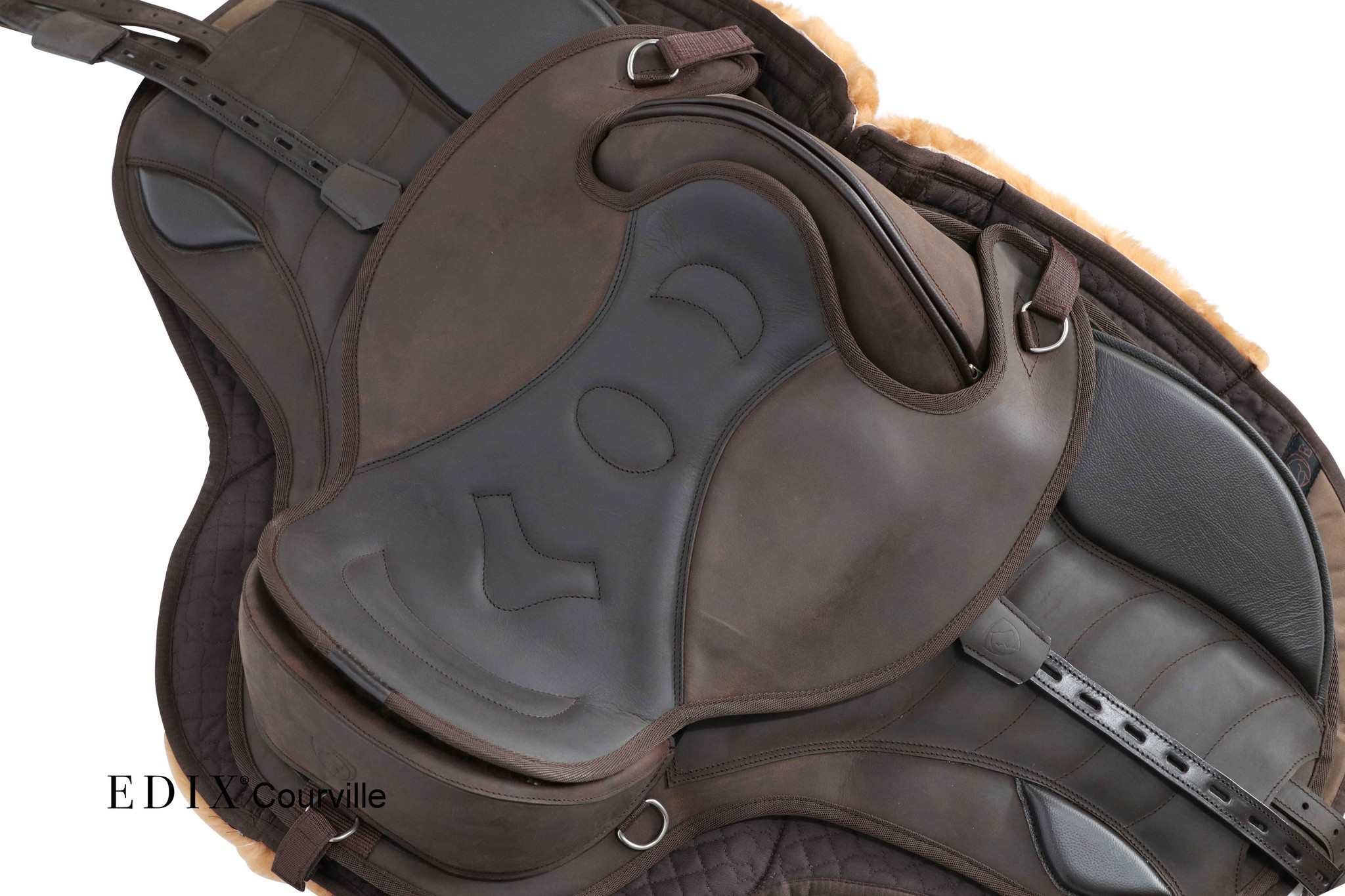 Courville treeless saddle leather