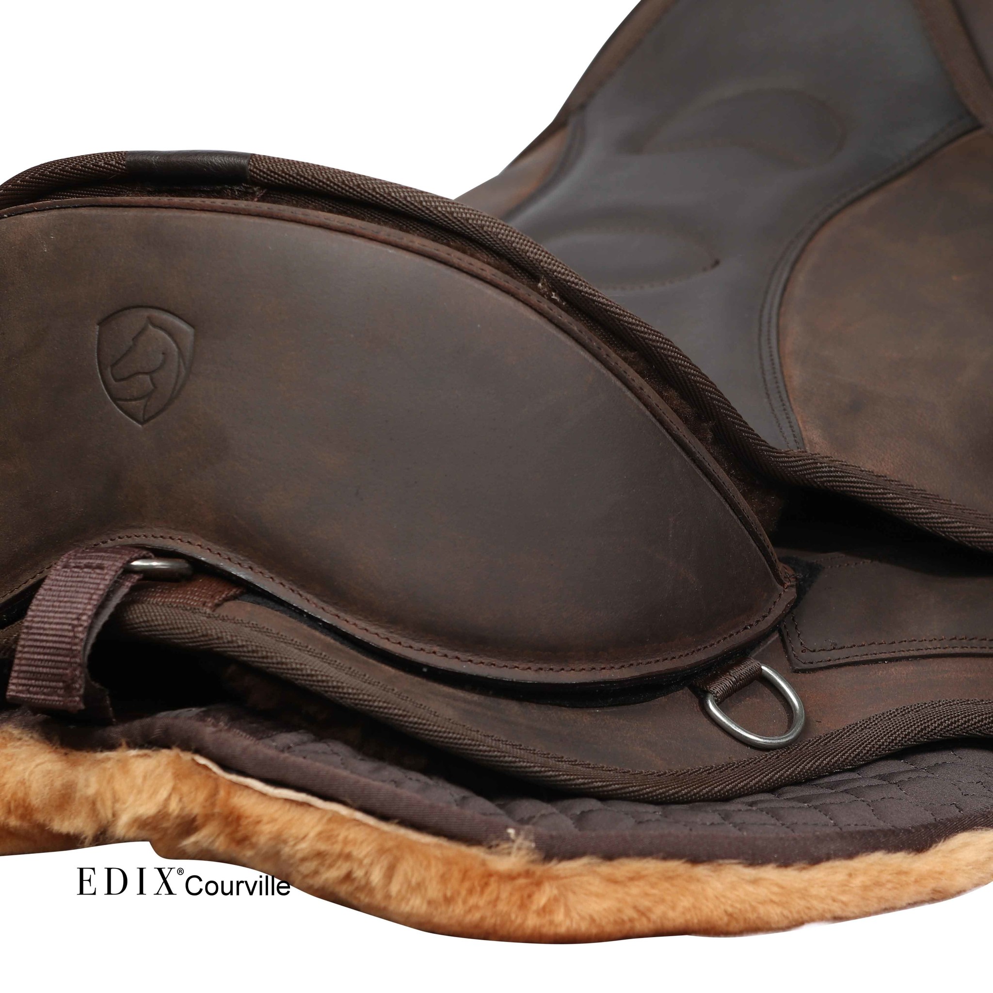 Courville treeless saddle leather
