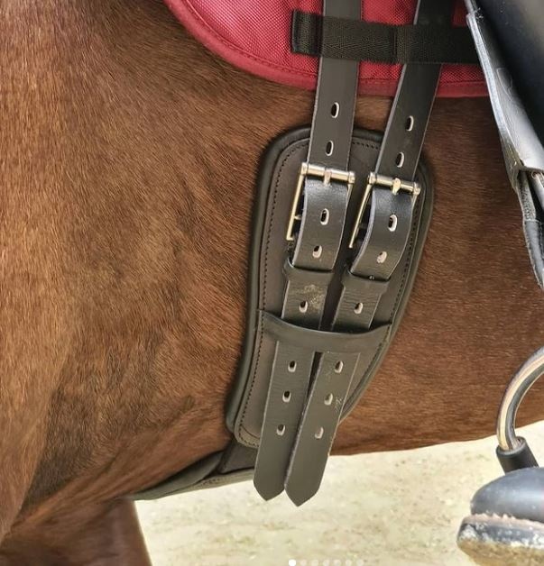 Anatomic crescent girth