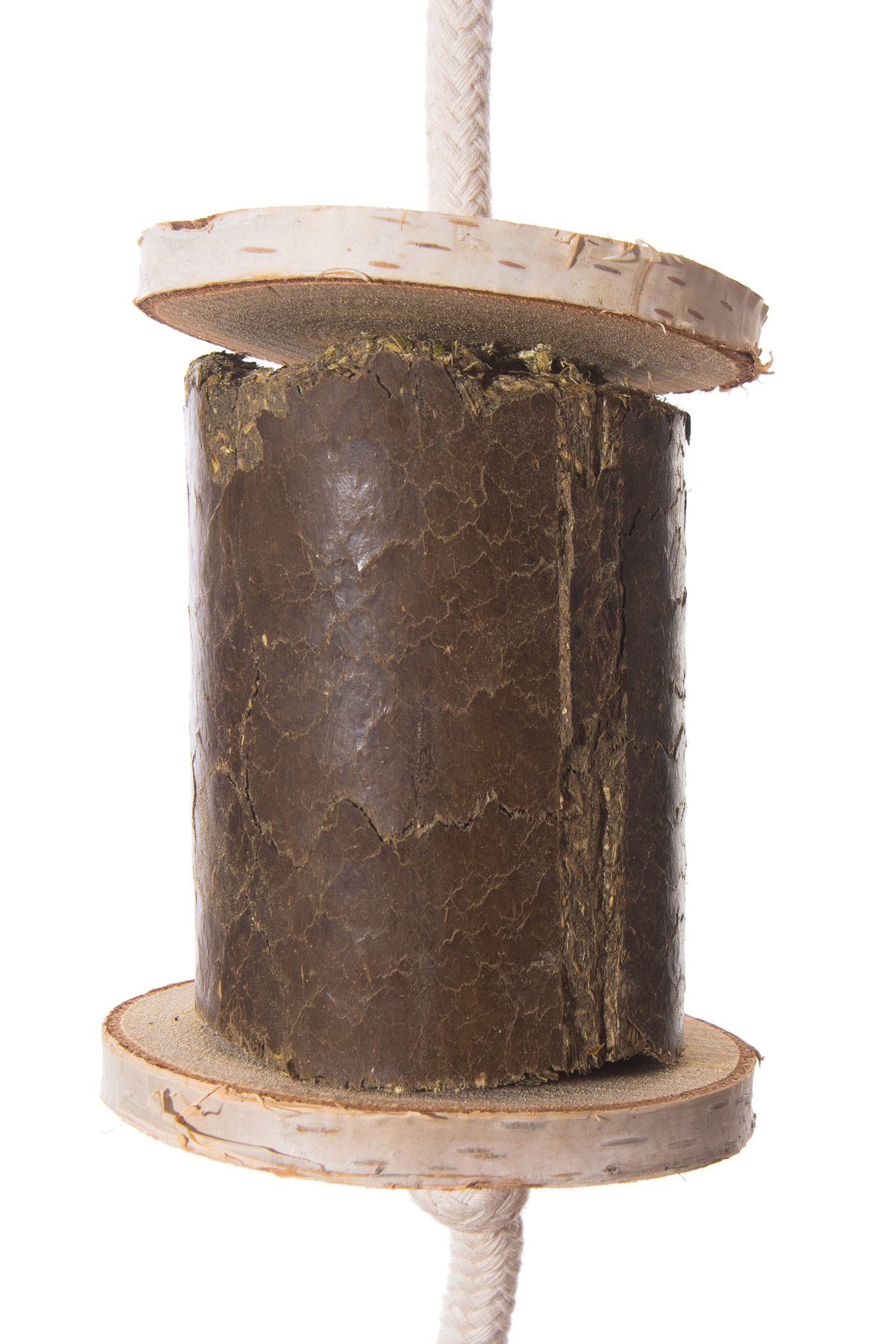 Alfalfa nibble block with play rope with wood discs for horses