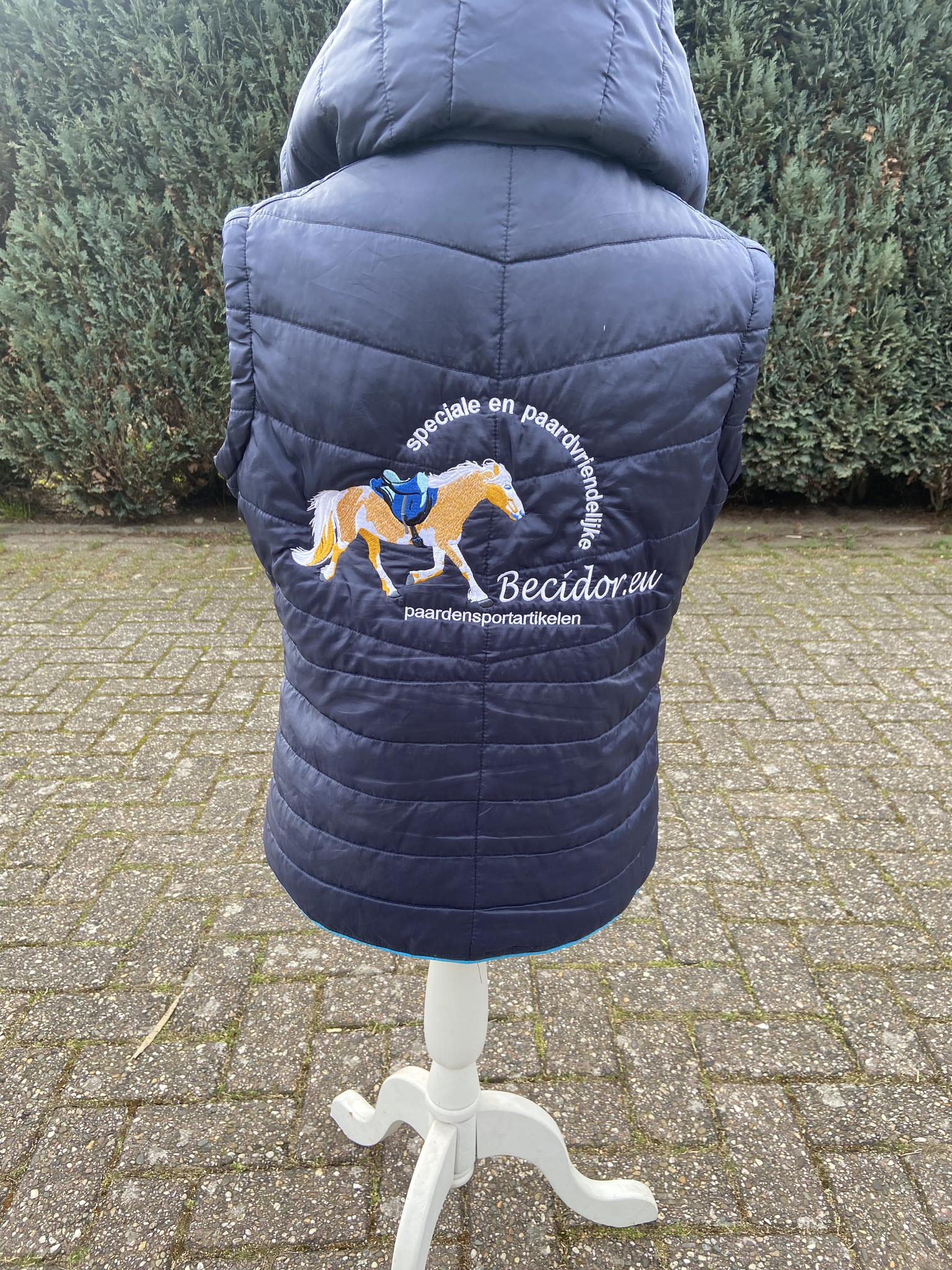 Second hand bodywarmer