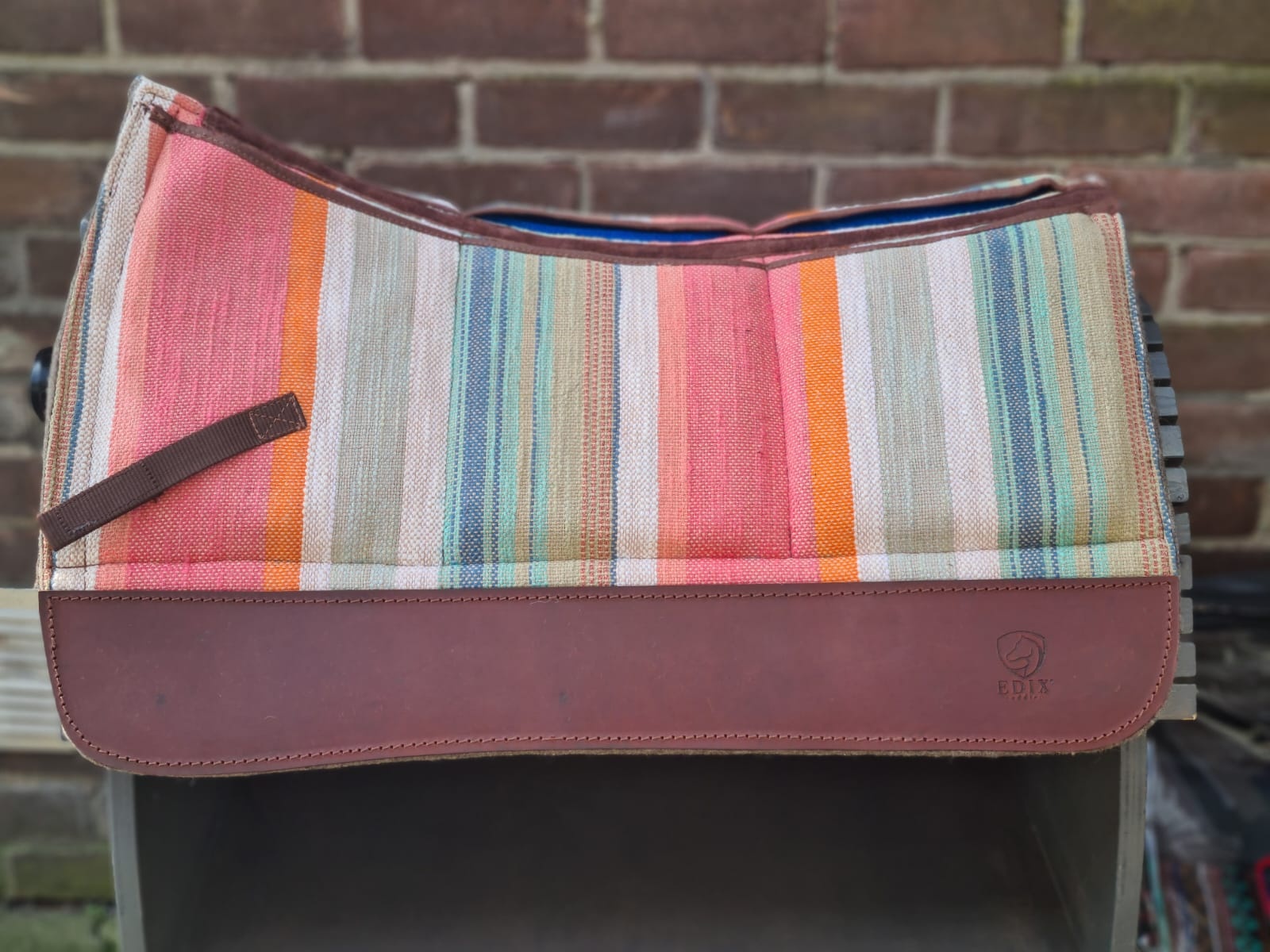 Westernpad vilt square