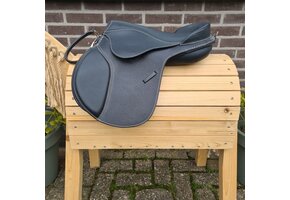Second hand Amigo S treeless pony saddle