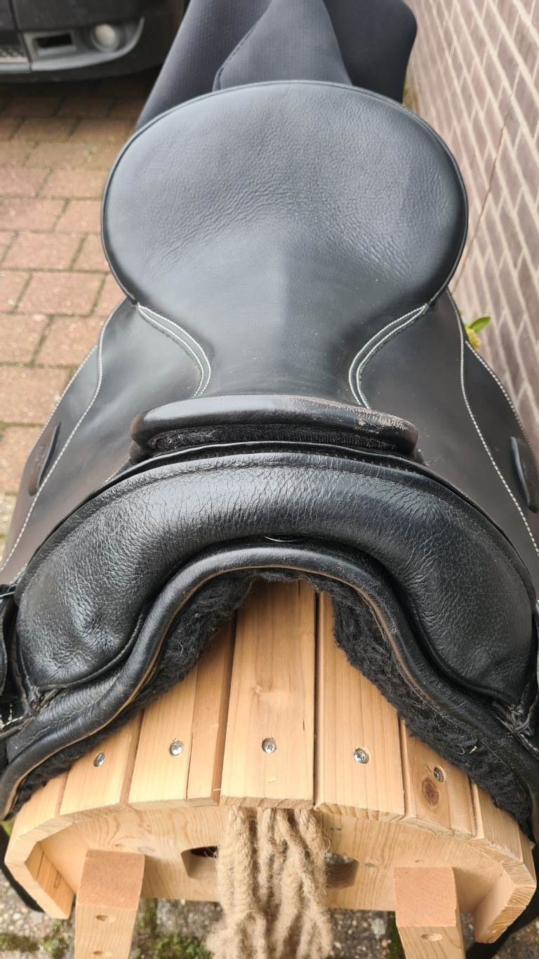 Second hand Wellington size 1 black